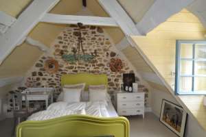 cottage-bedroom
